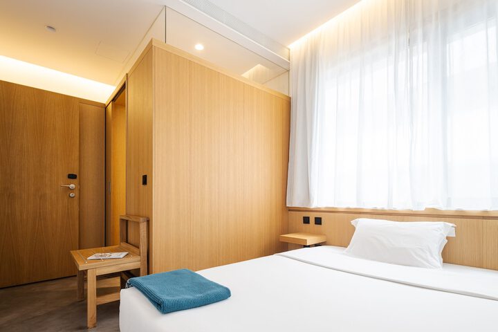 Room 34 of 75