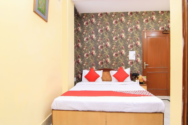 Room 8 of 14