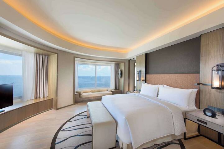 Room 10 of 96