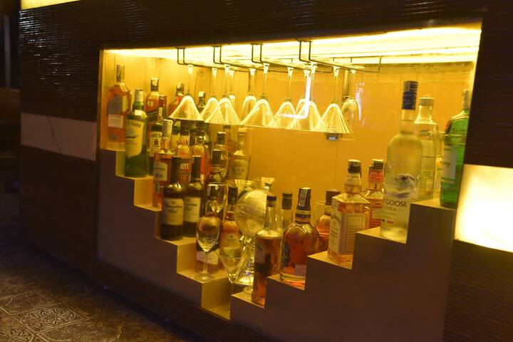 Lounge 79 of 96