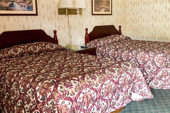Standard Room, King or Two Doubles (1 of 11)
