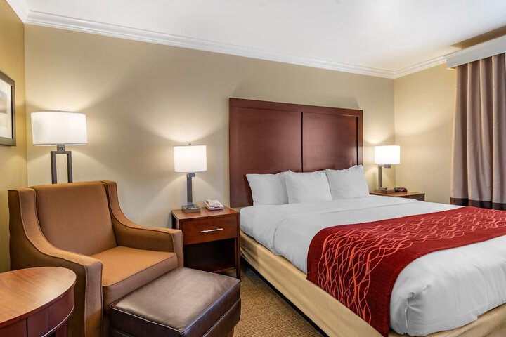 Room 17 of 40
