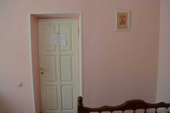 Room 13 of 20