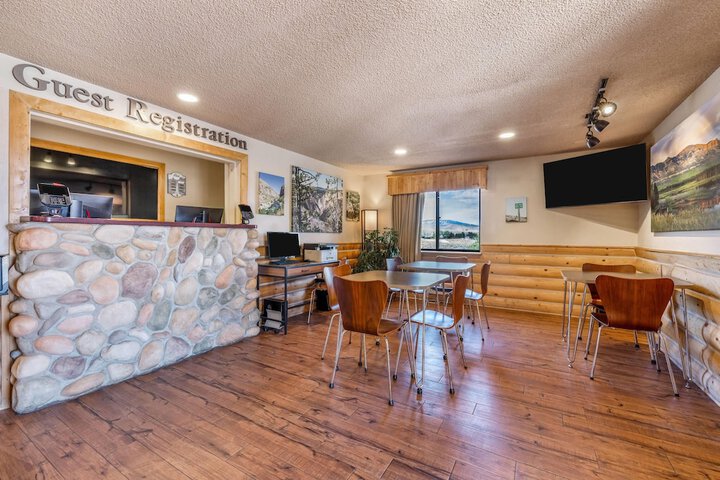 Guest Lobby