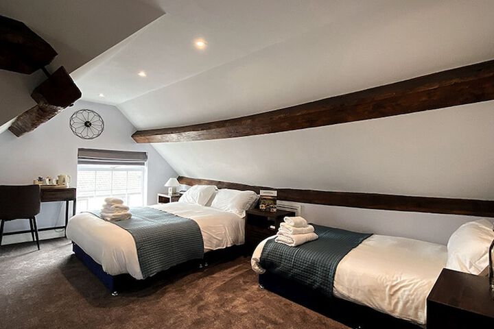 Room 12 of 36
