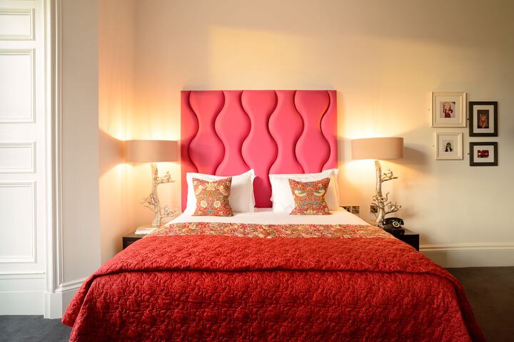 Room 3 of 74