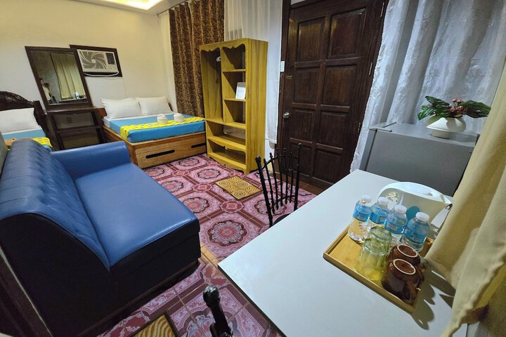 Room 13 of 171