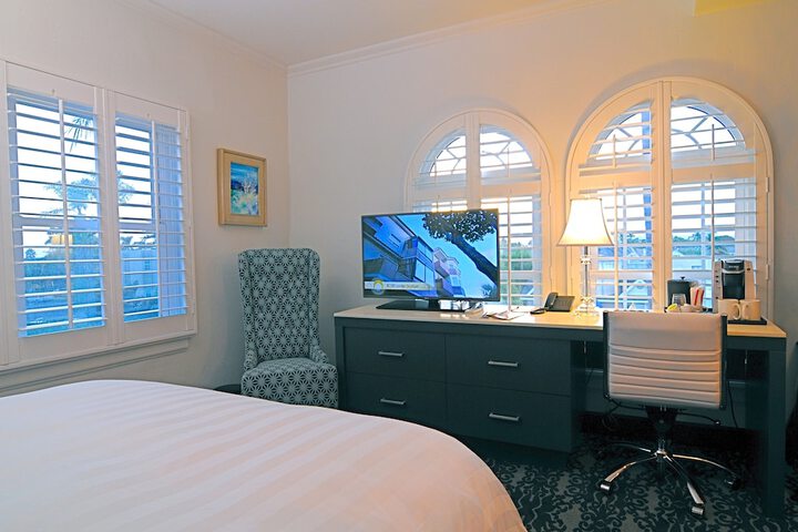 Room 10 of 37