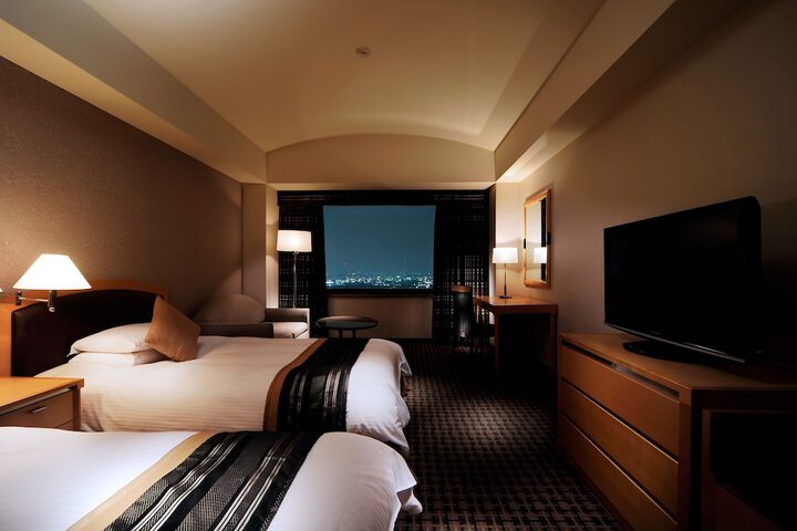 Room 5 of 50