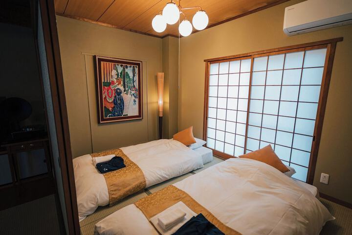 Room 48 of 106