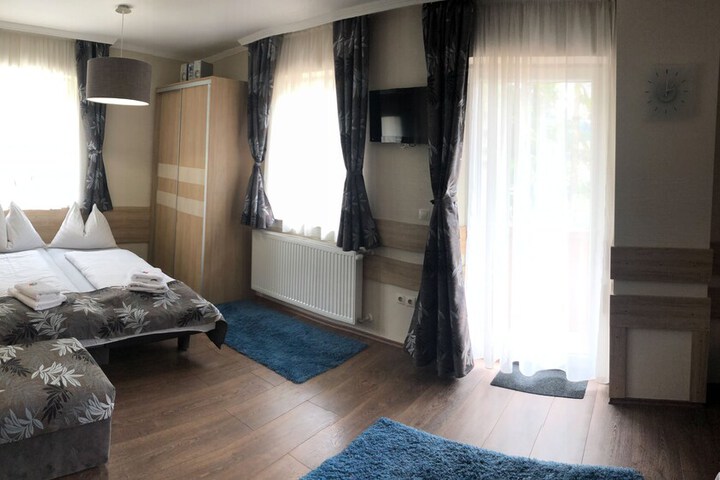 Room 11 of 42