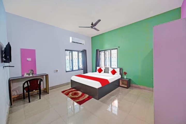 Room 4 of 13