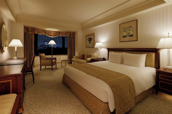 Room 8 of 43