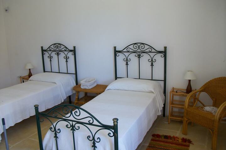 Room 3 of 44
