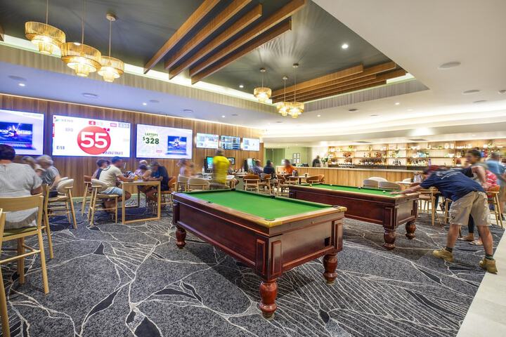 Lounge 69 of 88