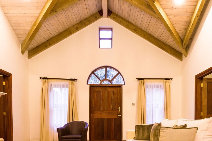 Room 15 of 143