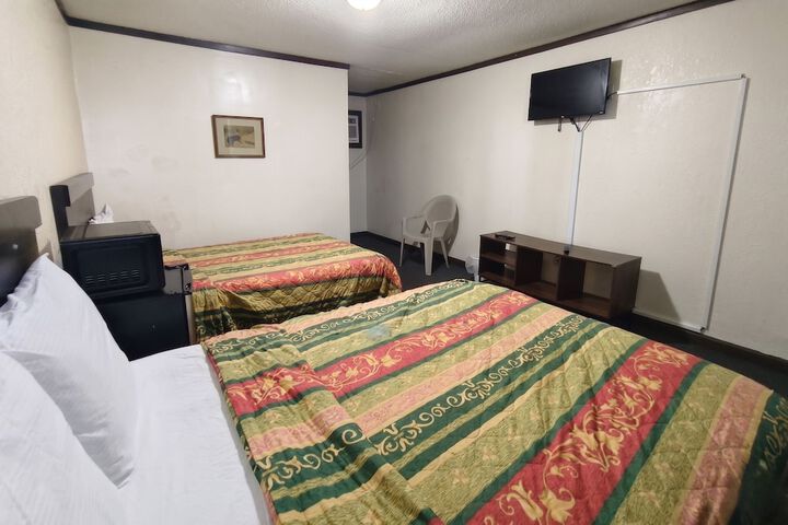 Room 13 of 27
