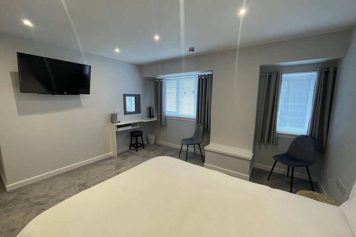 Room 8 of 95