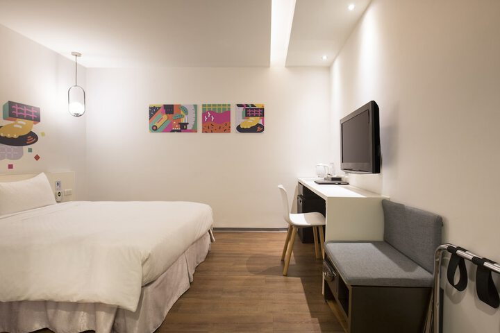 Room 9 of 51