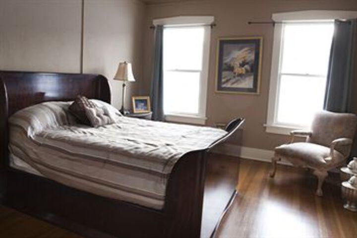 Room 5 of 6
