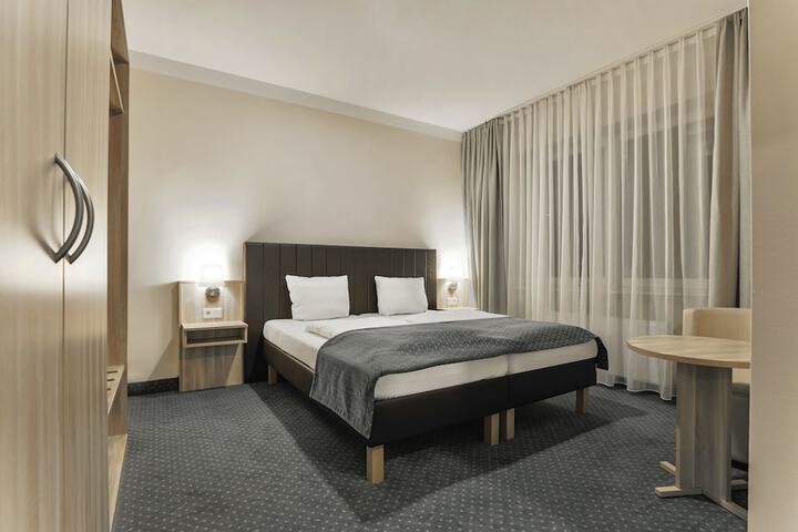 Room 15 of 63
