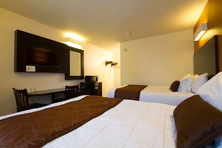 2 Double Beds (4 of 13)