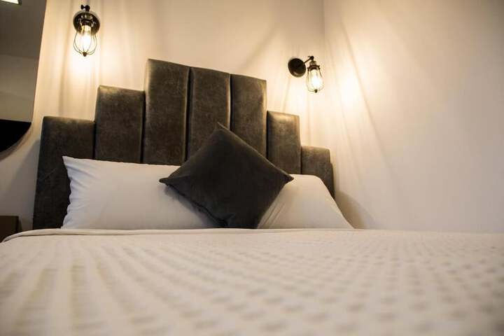 Room 3 of 52
