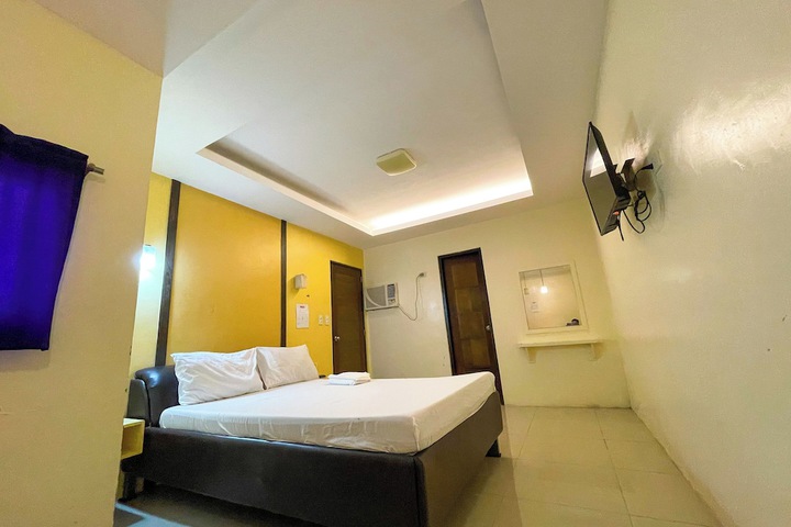 Room 14 of 35