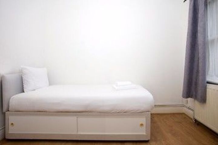 Room 15 of 24