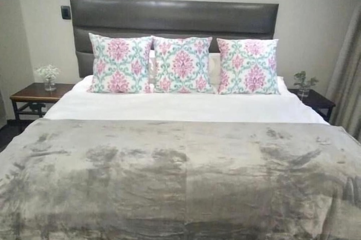 Room 2 of 40