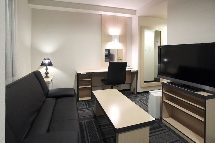 Room 14 of 66