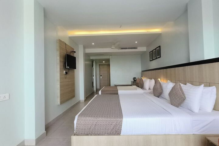 Room 11 of 25