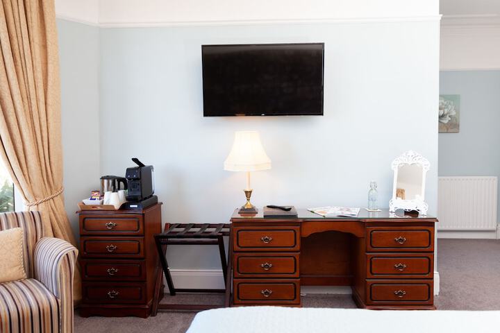 Room 28 of 74