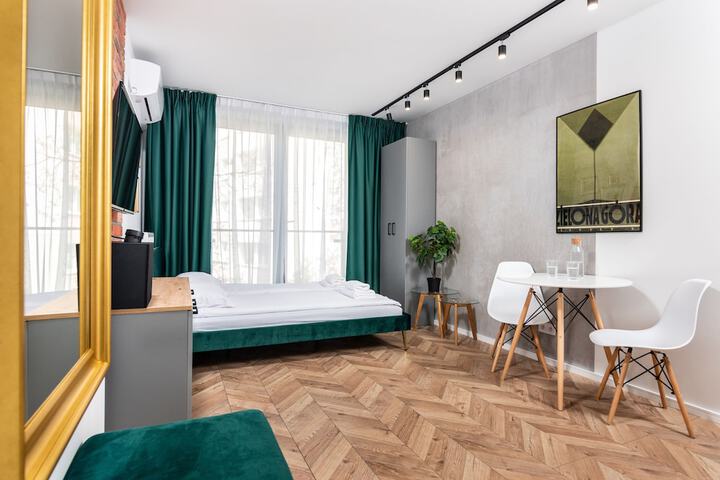 Room 2 of 111