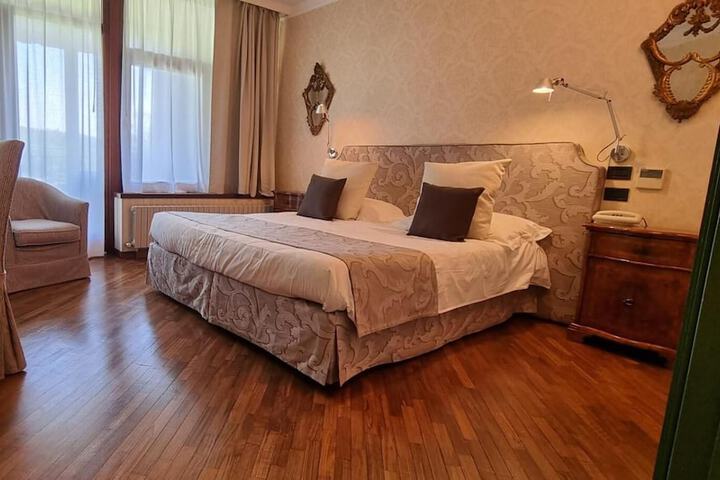 Room 5 of 87