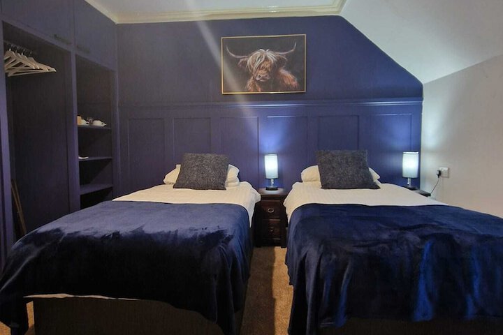 Room 6 of 37