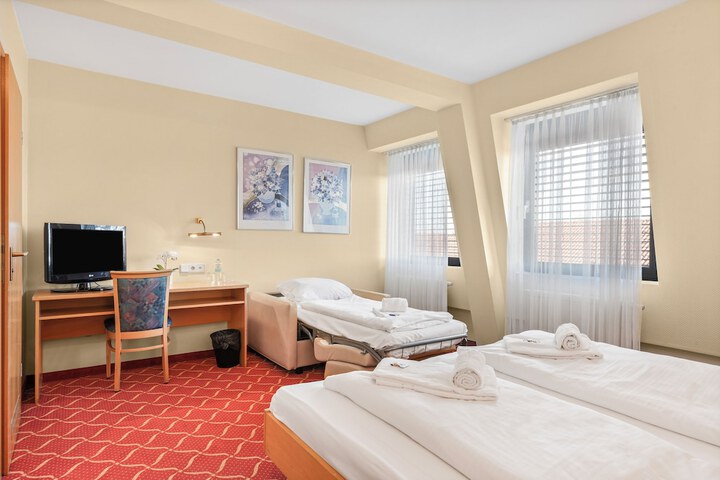Room 2 of 55