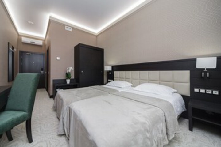 Room 57 of 76
