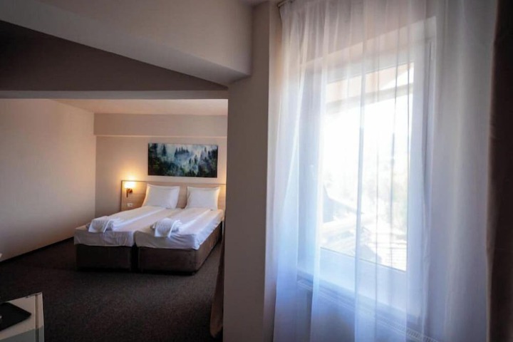Room 15 of 28