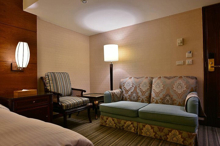 Room 44 of 164