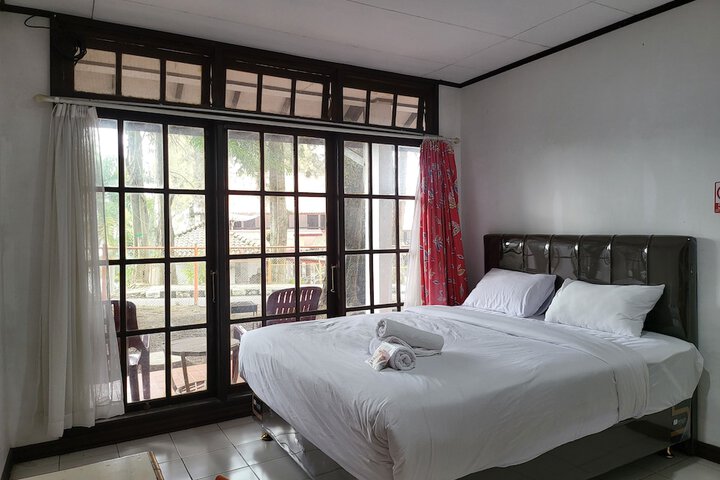 Room 13 of 63