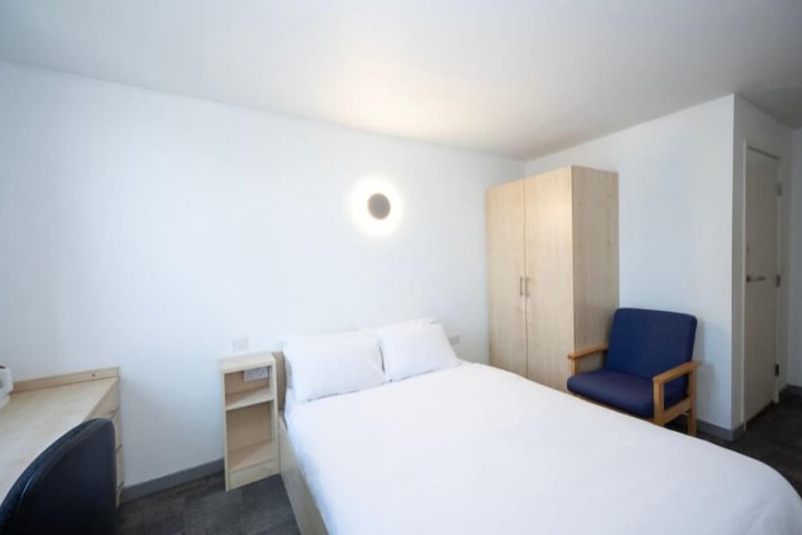 Room 5 of 31