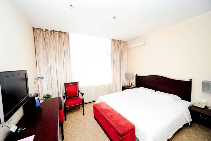Room 3 of 18