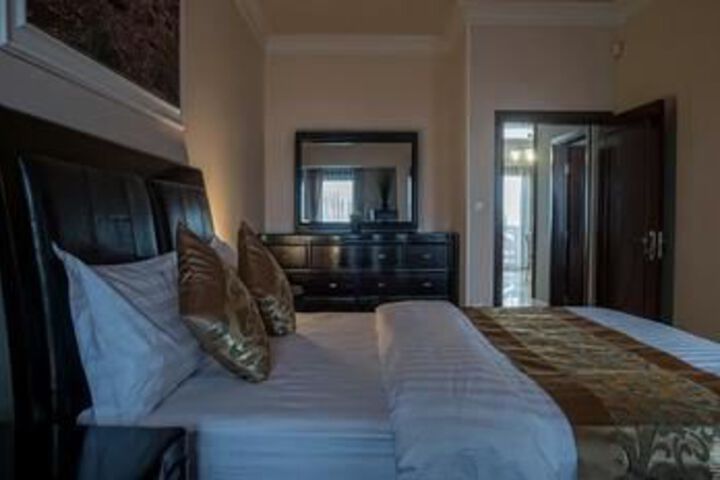 Room 12 of 41