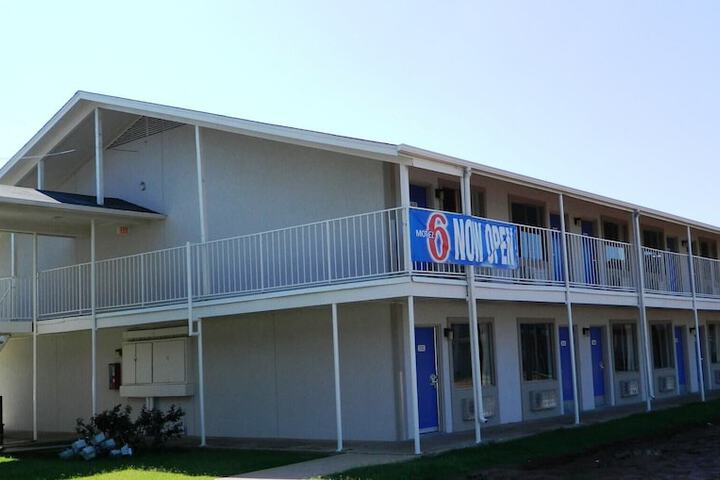 Ballroom/Hall 55 of 69