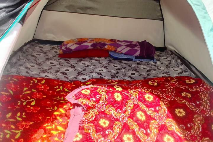 Room 4 of 7