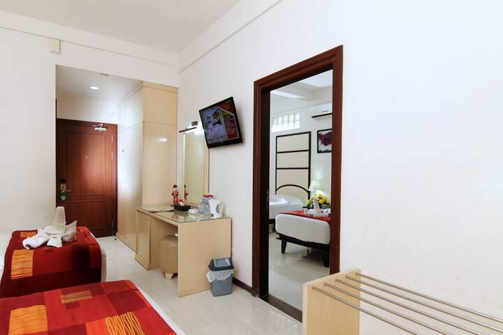 Room 11 of 84