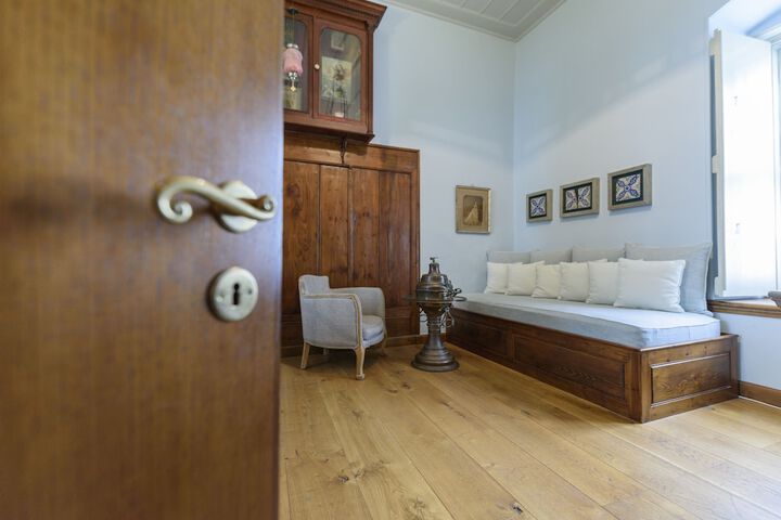 Room 30 of 115