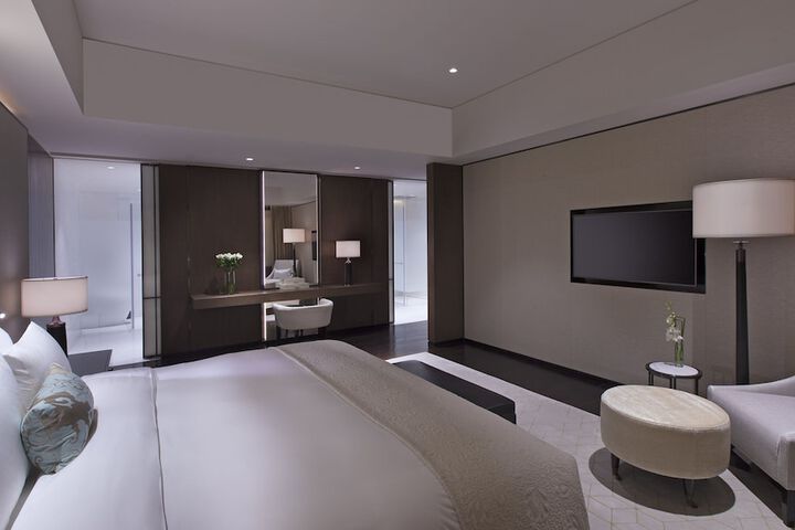 Room 14 of 80
