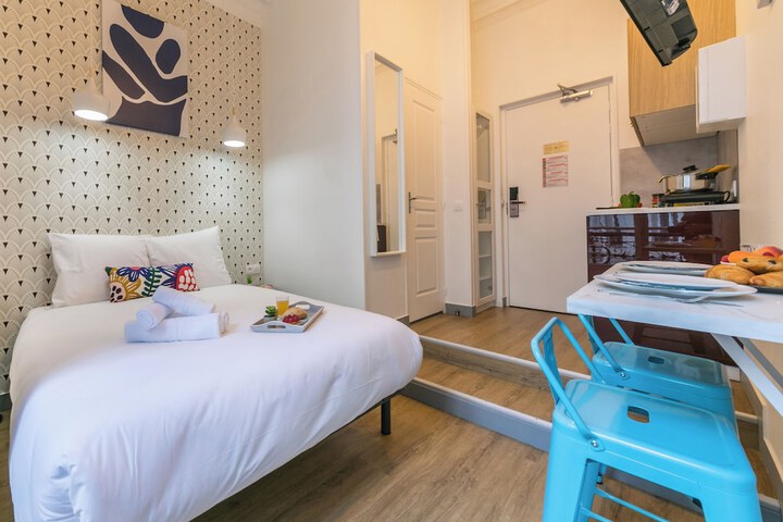 Room 2 of 118